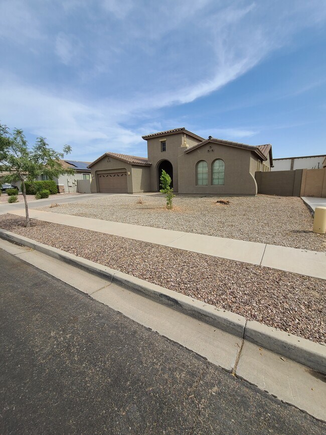 Building Photo - 3233 E Blue Ridge Way