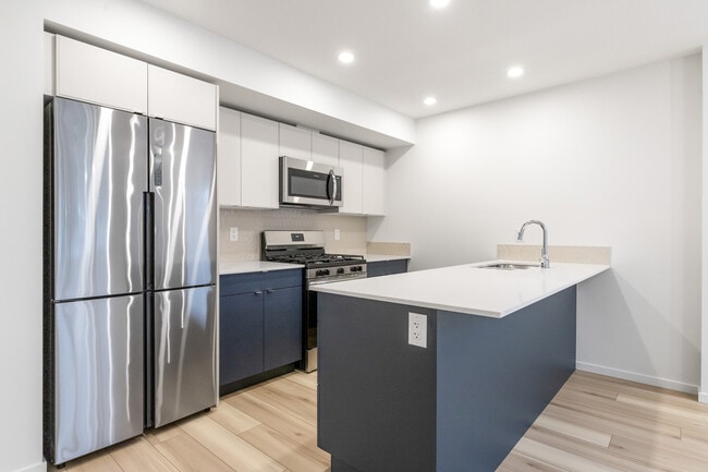 Building Photo - 16006-16103 103 Ave NW