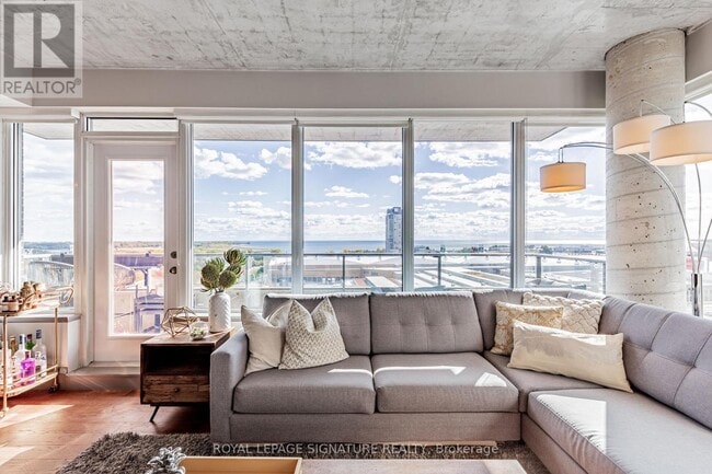 Photo du bâtiment - 55 E Liberty St