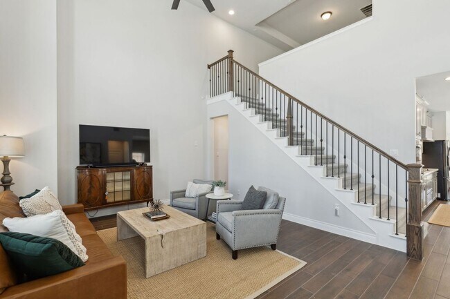 Building Photo - 14213 Walsh Ave