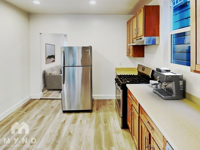 Building Photo - 1016 28th St