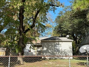 Building Photo - 2742 Sunnybrook St