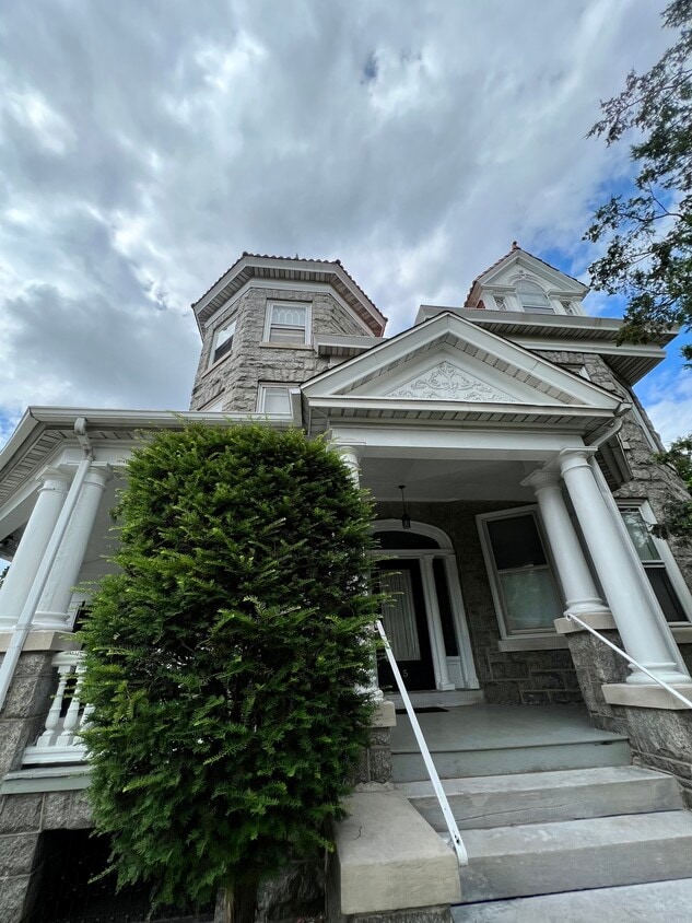 45 W Diamond Ave Unit 2R, Hazleton, PA 18201 Apartments in Hazleton