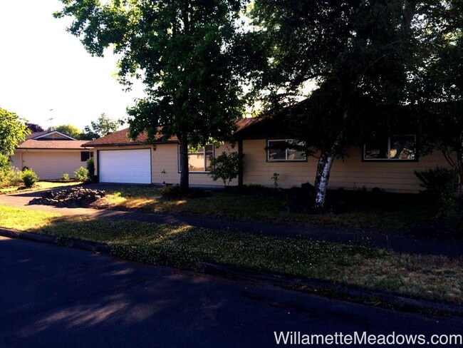 Building Photo - Magnificent 3 Bedrooms, 2 Bathrooms House ...
