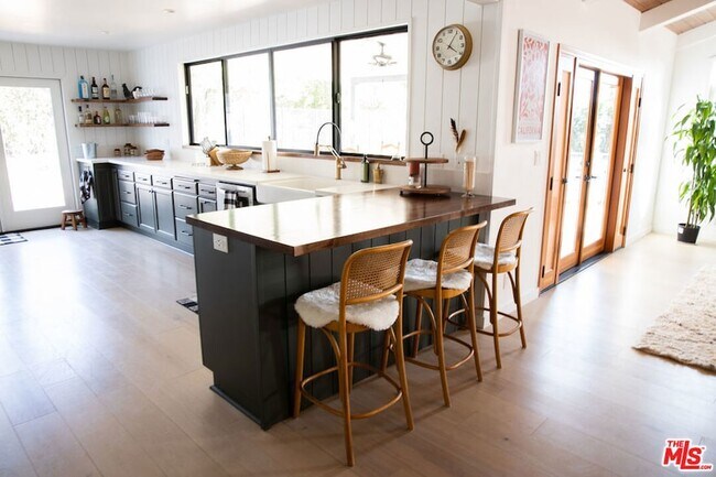 Foto del edificio - 1420 Cuyama Rd