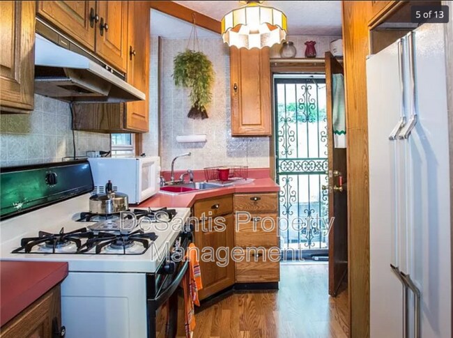 Foto del edificio - 927 Clarissa St