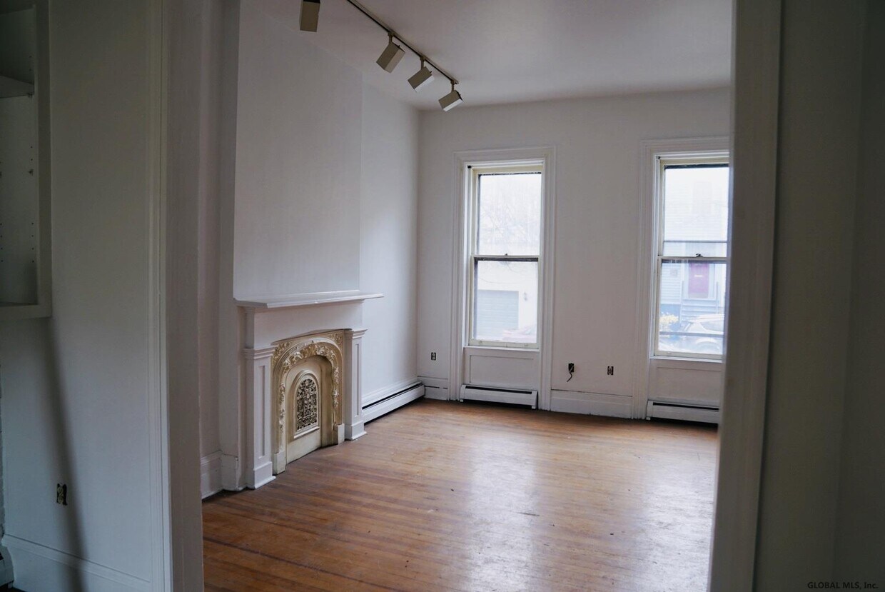 Primary Photo - 301 Hudson Ave