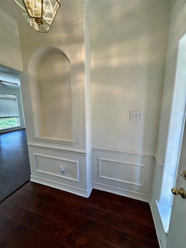 Building Photo - 1419 Miller Ave