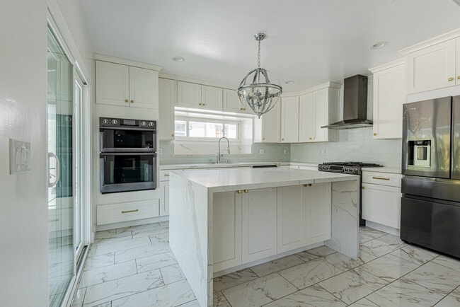 Foto del edificio - 1038 N Crescent Heights Blvd