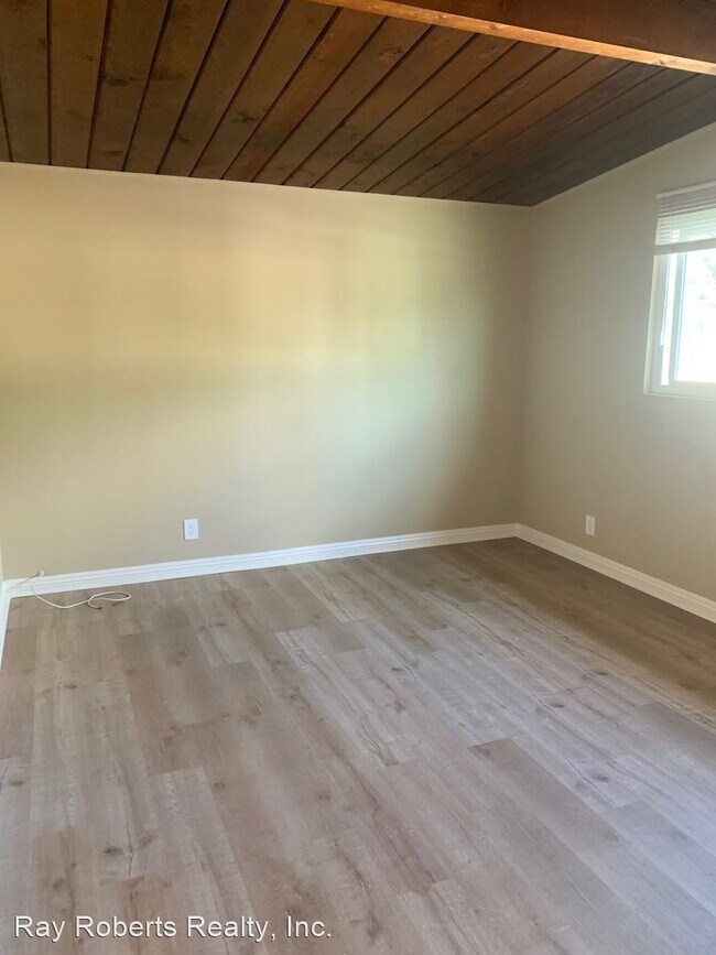 Foto del edificio - 2257-2261 Maple St