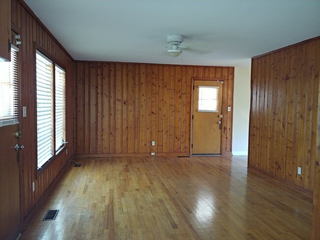 Building Photo - 1403 Gail Ave