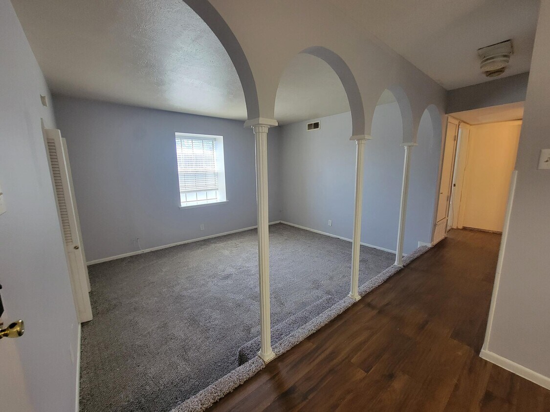 170 De Chantle Rd Unit 106, San Antonio, TX 78201 Condo for Rent in