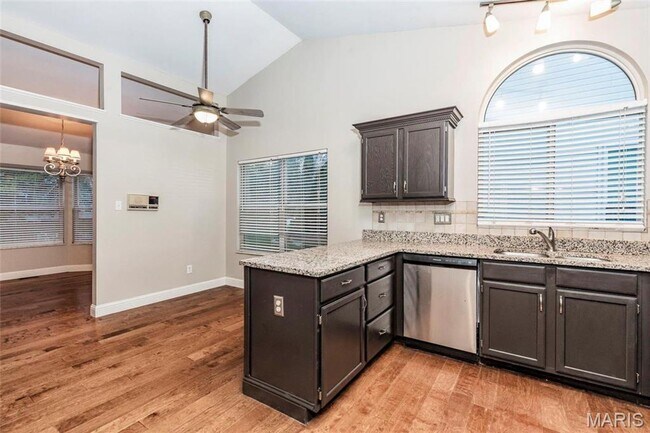 Foto del edificio - Stunning 3 Bed 3 Bath Ranch In Chesterfiel...