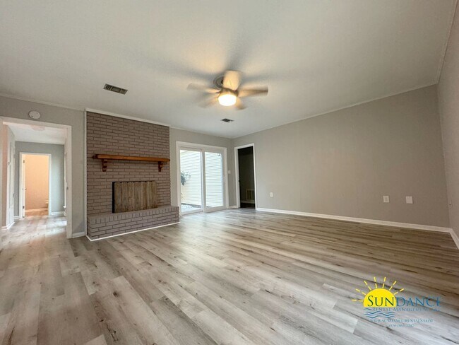 Foto del edificio - Stunning 4 Bedroom Overbrook Home with a S...
