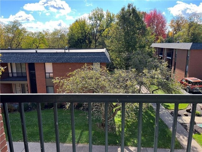 Building Photo - 1000 College Park Dr