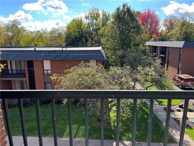 Foto del edificio - 1000 College Park Dr