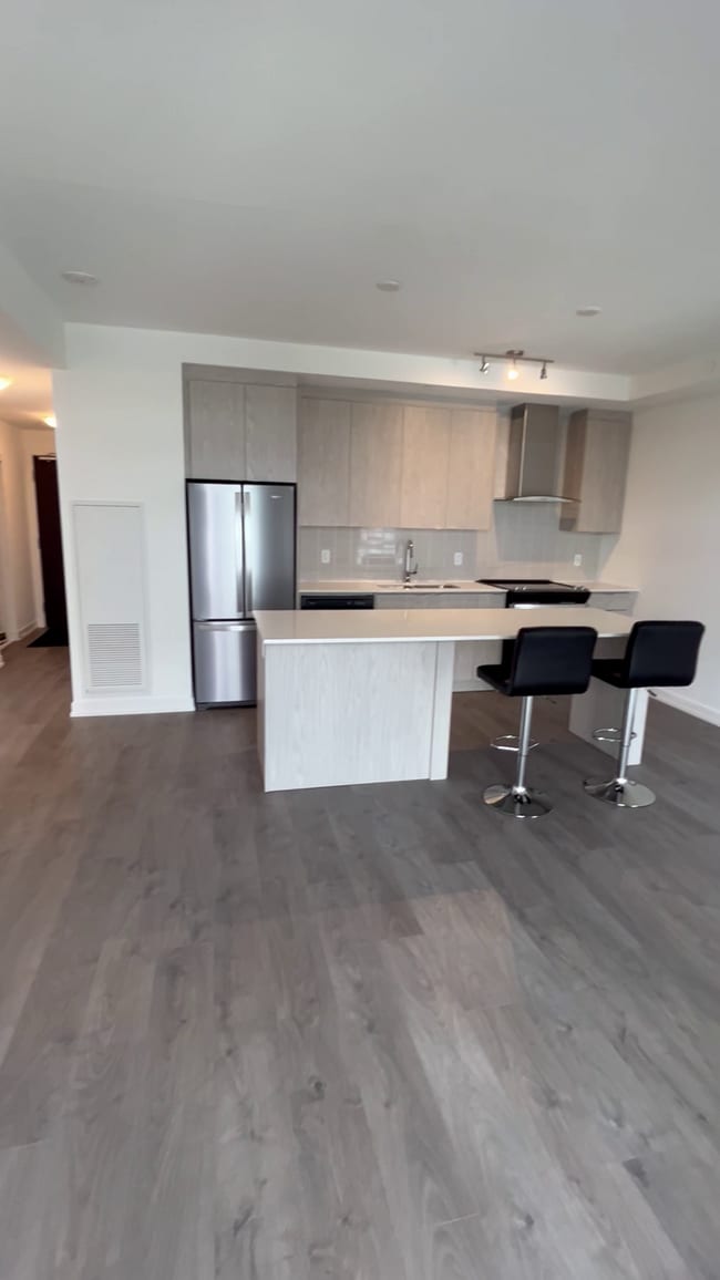 Building Photo - 55-855 Duke St W