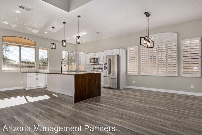 Foto del edificio - 3 br, 2 bath House - 22215 N 49th St