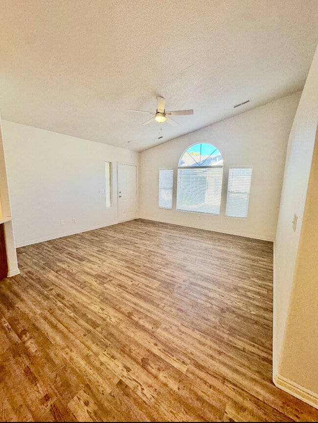 Building Photo - 281 W 100 N