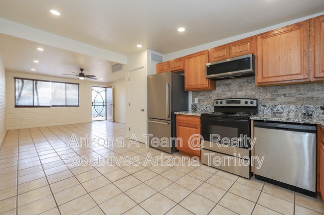 Building Photo - 5650 E Pima St