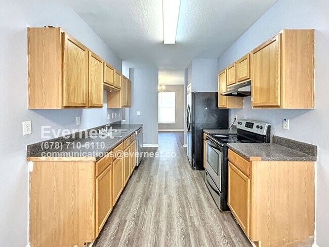 Foto del edificio - 3-Bedroom, 2.5-Bath Home with Modern Appli...