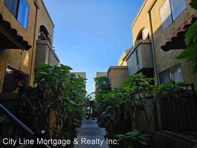 Foto del edificio - 2 br, 2 bath House - 4192 33rd Street #2