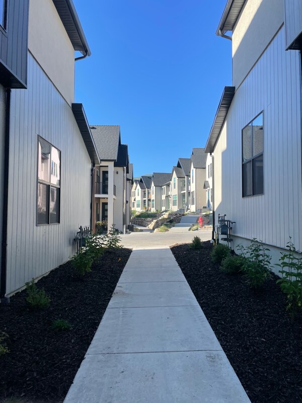 Building Photo - 214 E 1760 N