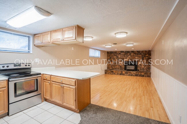 Building Photo - 6773 S 1300 W