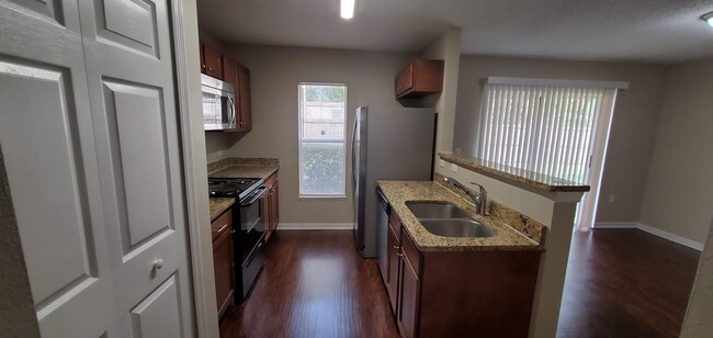 Kitchen - 9964 Ashburn Lake Dr
