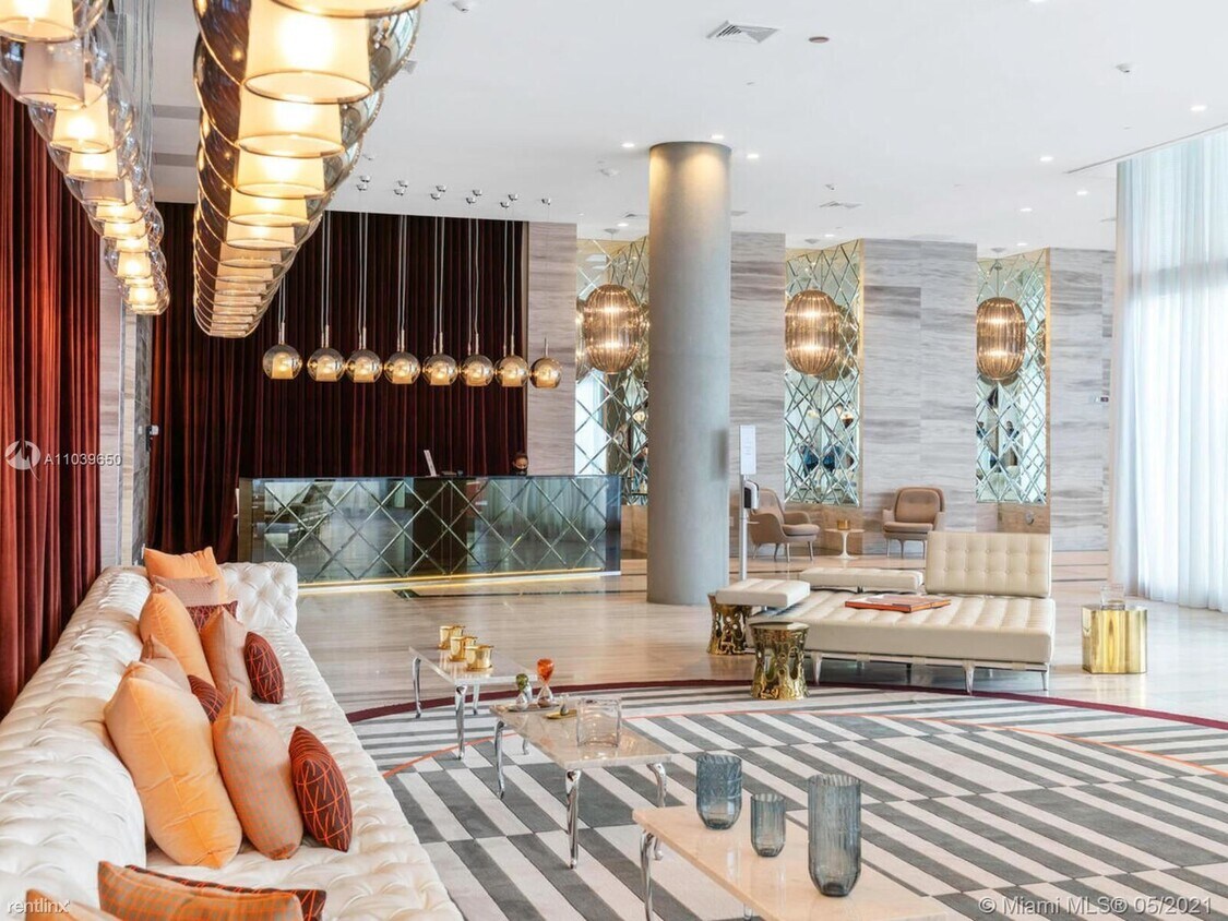 Foto principal - 2000 Metropica Way