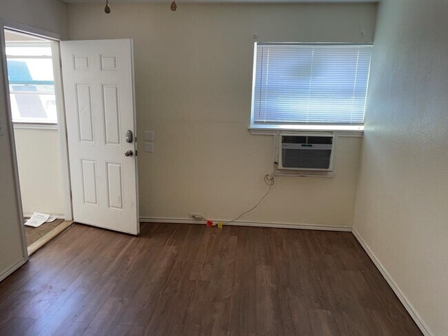 Foto del edificio - 2110 NW Lindy Ave