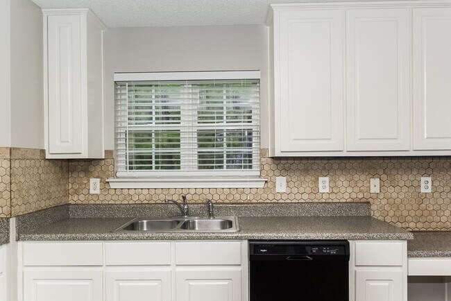 Foto del edificio - 345 Breeze Mdw