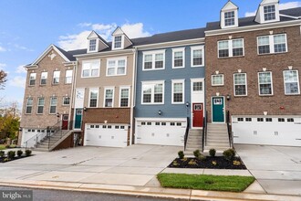 Building Photo - 516 Downswing Rd