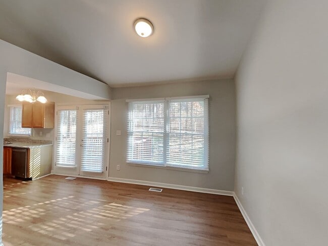 Building Photo - 6 Creeks Edge Ct