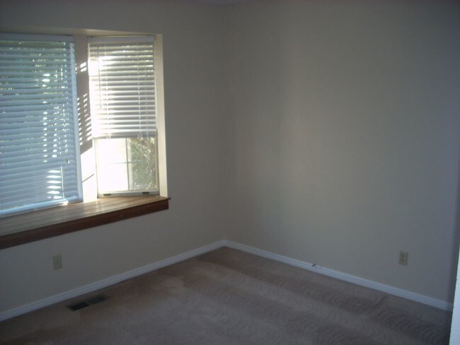 Building Photo - 2643 E 3300 S