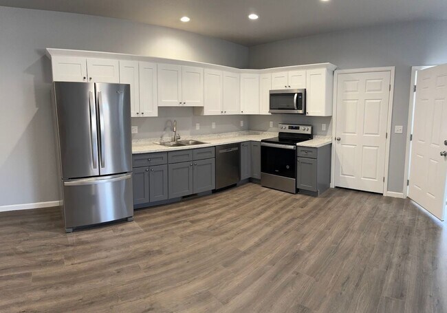 Foto del edificio - 324-326 W Coral Dr