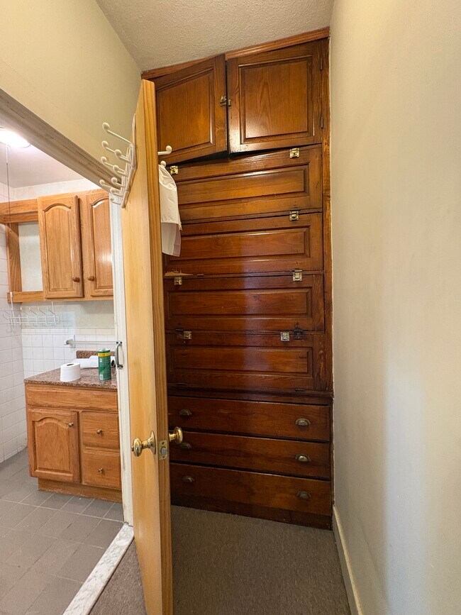 Building Photo - 26 Saint James St