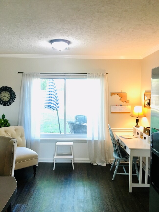 Foto del edificio - 4127 Meadow Field Ln