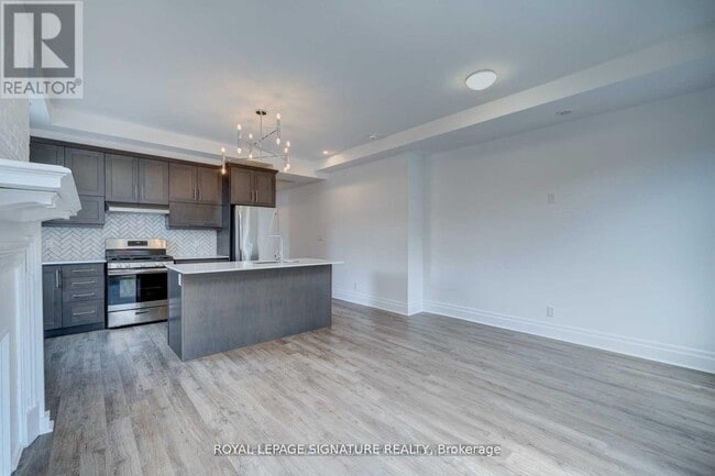 Photo du bâtiment - 1 Lansdowne Ave