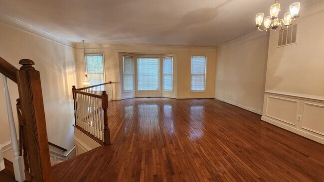 Building Photo - Fabulous Layout with this Beautiful Alexan...