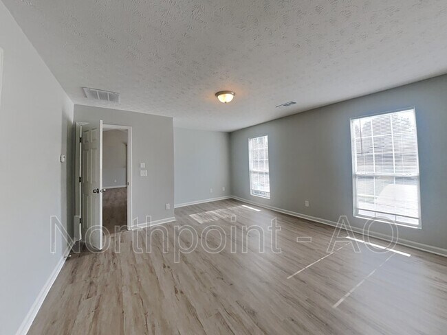 Building Photo - 4304 Westglen Rd