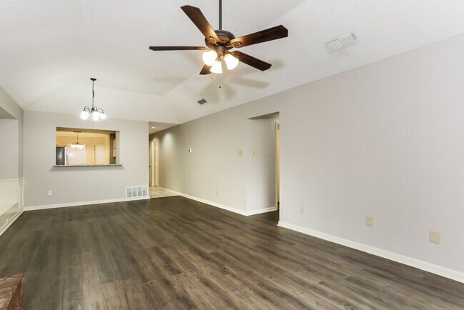 Foto del edificio - 1505 Gainsborough Way