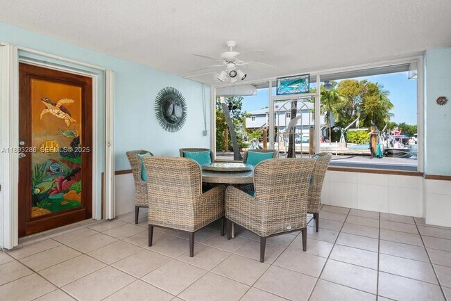 Foto del edificio - 23 Harbor Dr