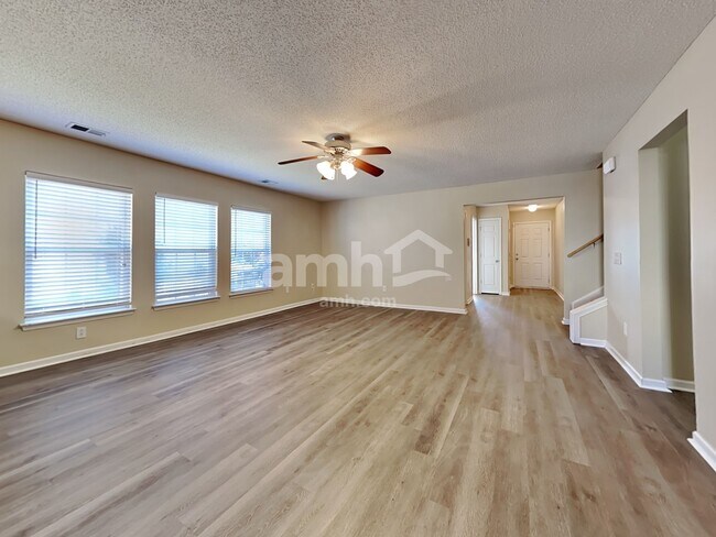 Foto del edificio - 4016 Broken Arrow Dr