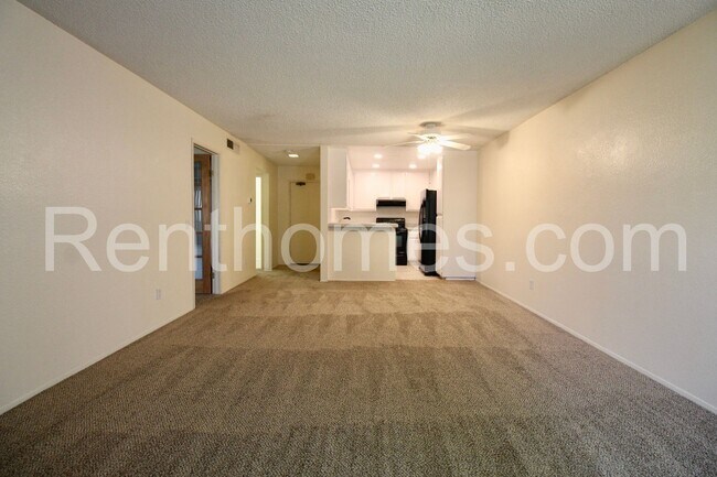 Foto del edificio - Mission Valley, 10225 Caminito Cuervo #143...