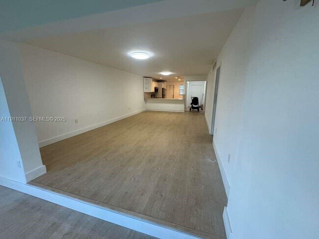 Foto del edificio - 1550 NE 191st St