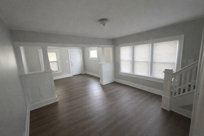 Foto del edificio - 611-613 N Colorado Ave