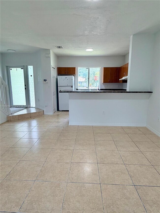 Foto del edificio - 20421 NW 15th Ave