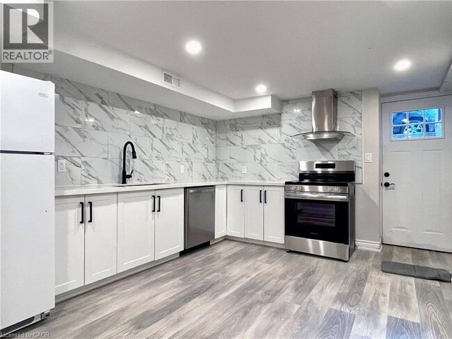 Building Photo - 360 Cannon St E