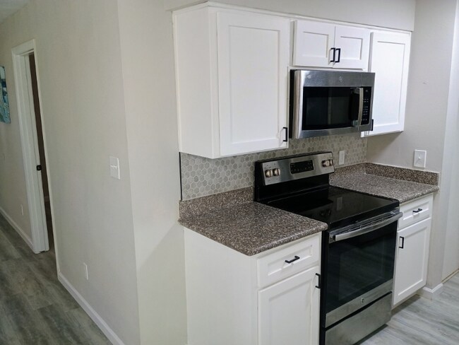 Foto del edificio - 5834 Forest Grove Blvd
